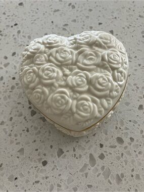 Lenox Cream Heart-Shaped Rose Relief Trinket Box with Gold Accent